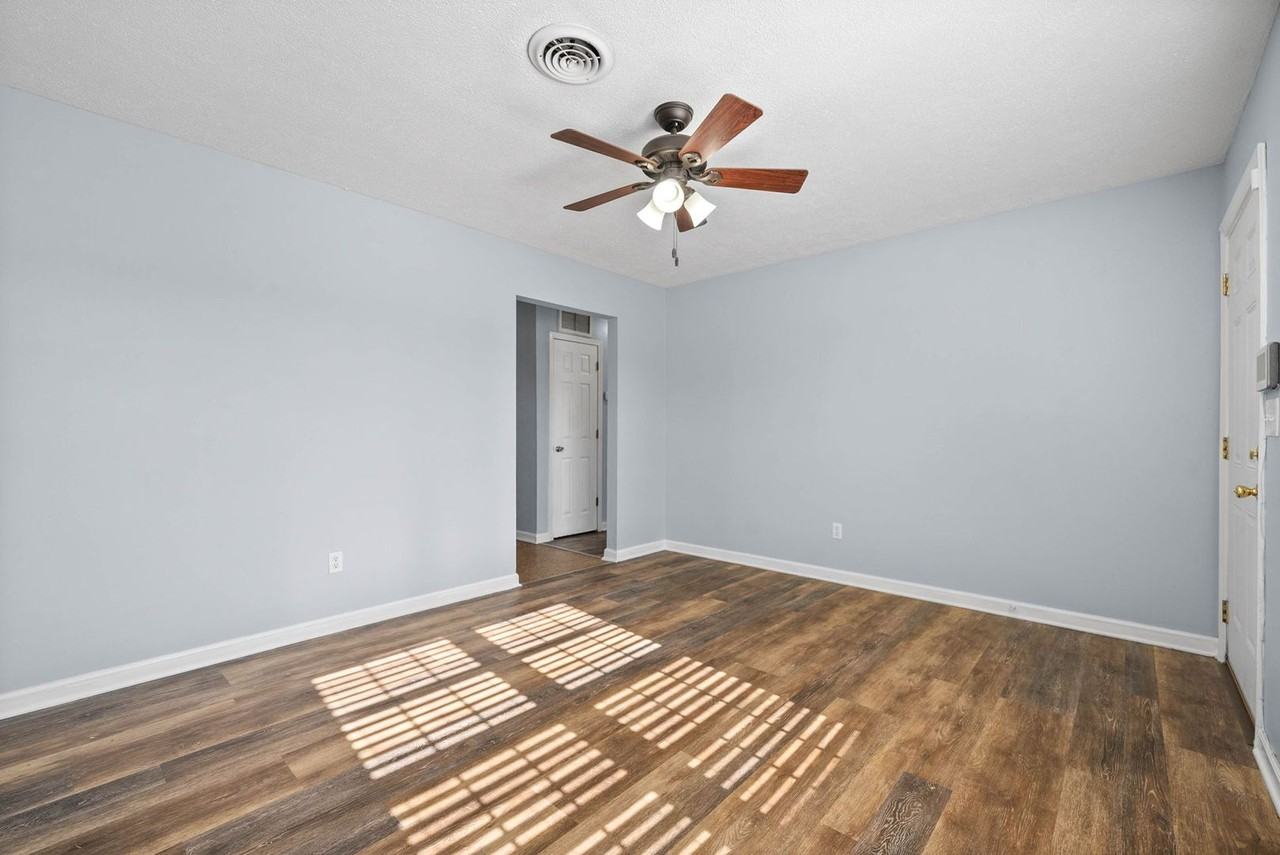 123 Gail St - Photo 4 of 21