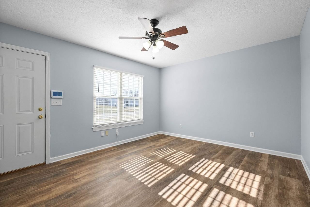 123 Gail St - Photo 6 of 21