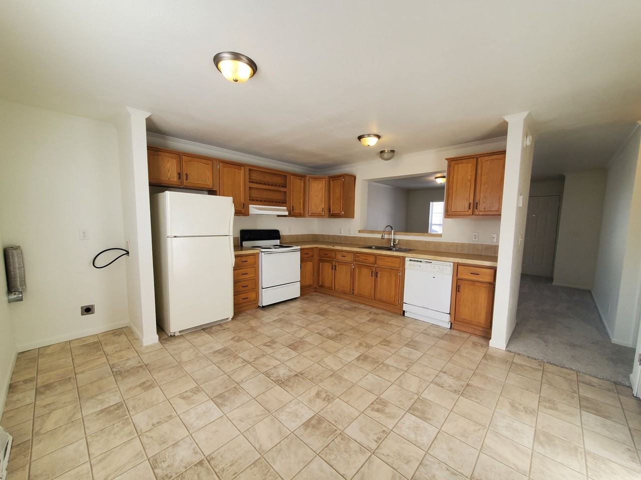 1137 S Navajo St - Photo 2 of 7