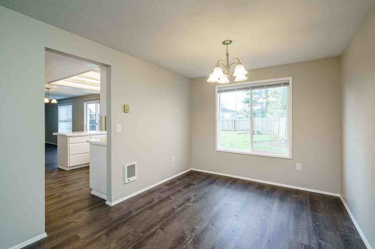 12410 Ne 101st St - Photo 5 of 39