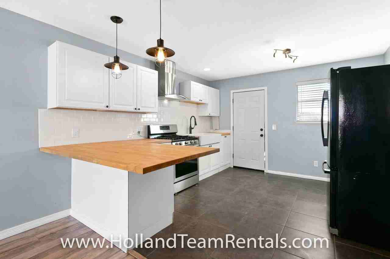 900 South St - Photo 6 of 22