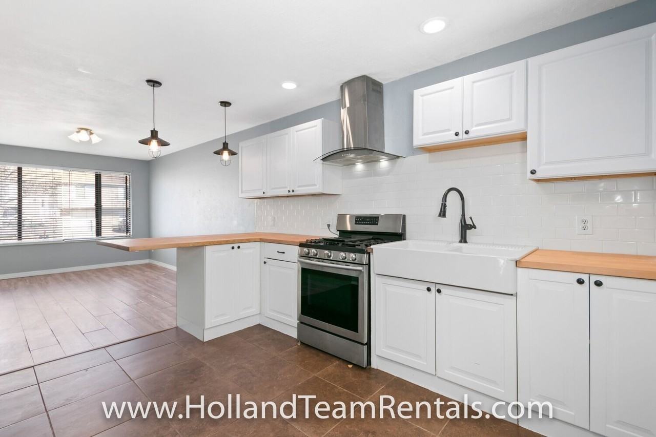 900 South St - Photo 7 of 22