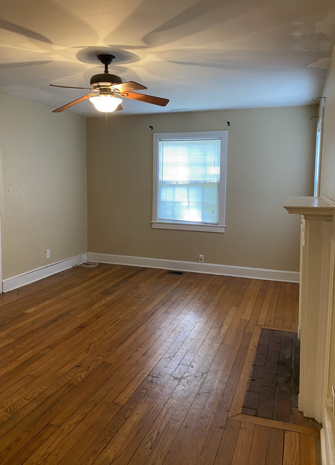 319 Brookwood Dr - Photo 7 of 10