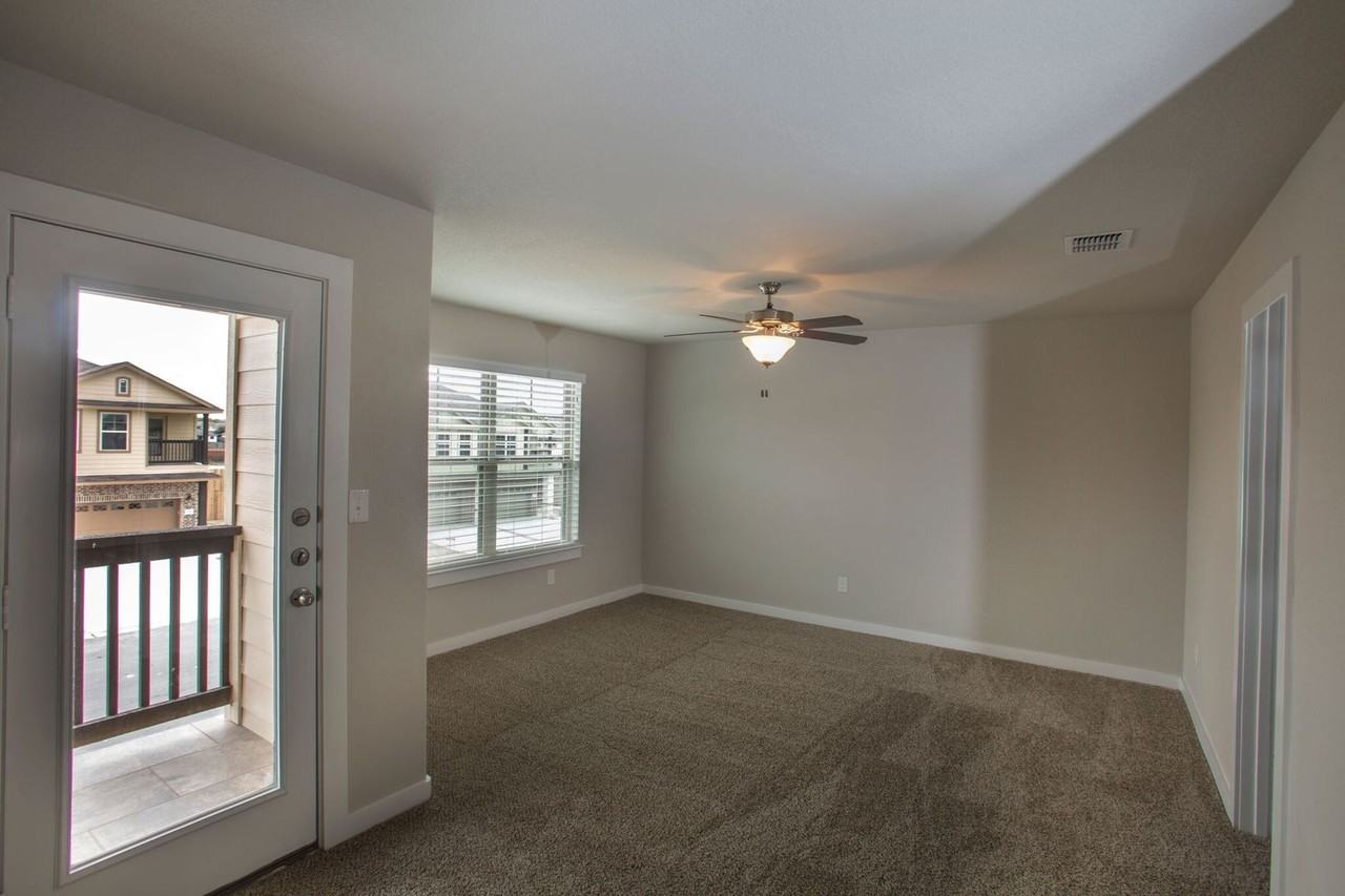 112 Lakeview Ct - Photo 7 of 15