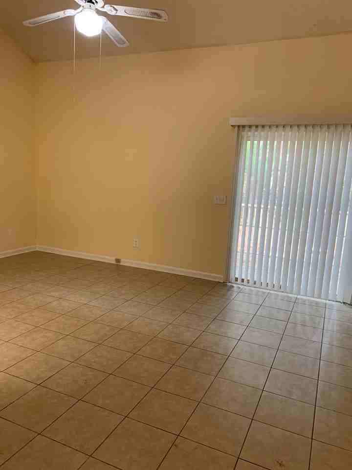 135 Charter Dr - Photo 5 of 16