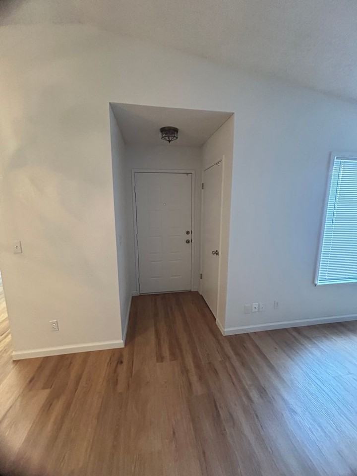 940 Matthew Ct - Photo 5 of 19