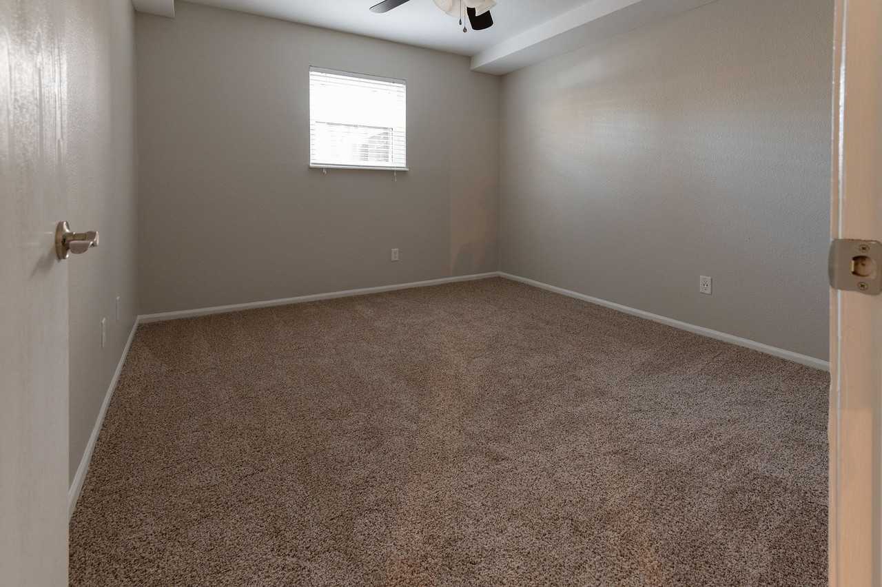 Highpointe Apartments - Photo 6 of 21