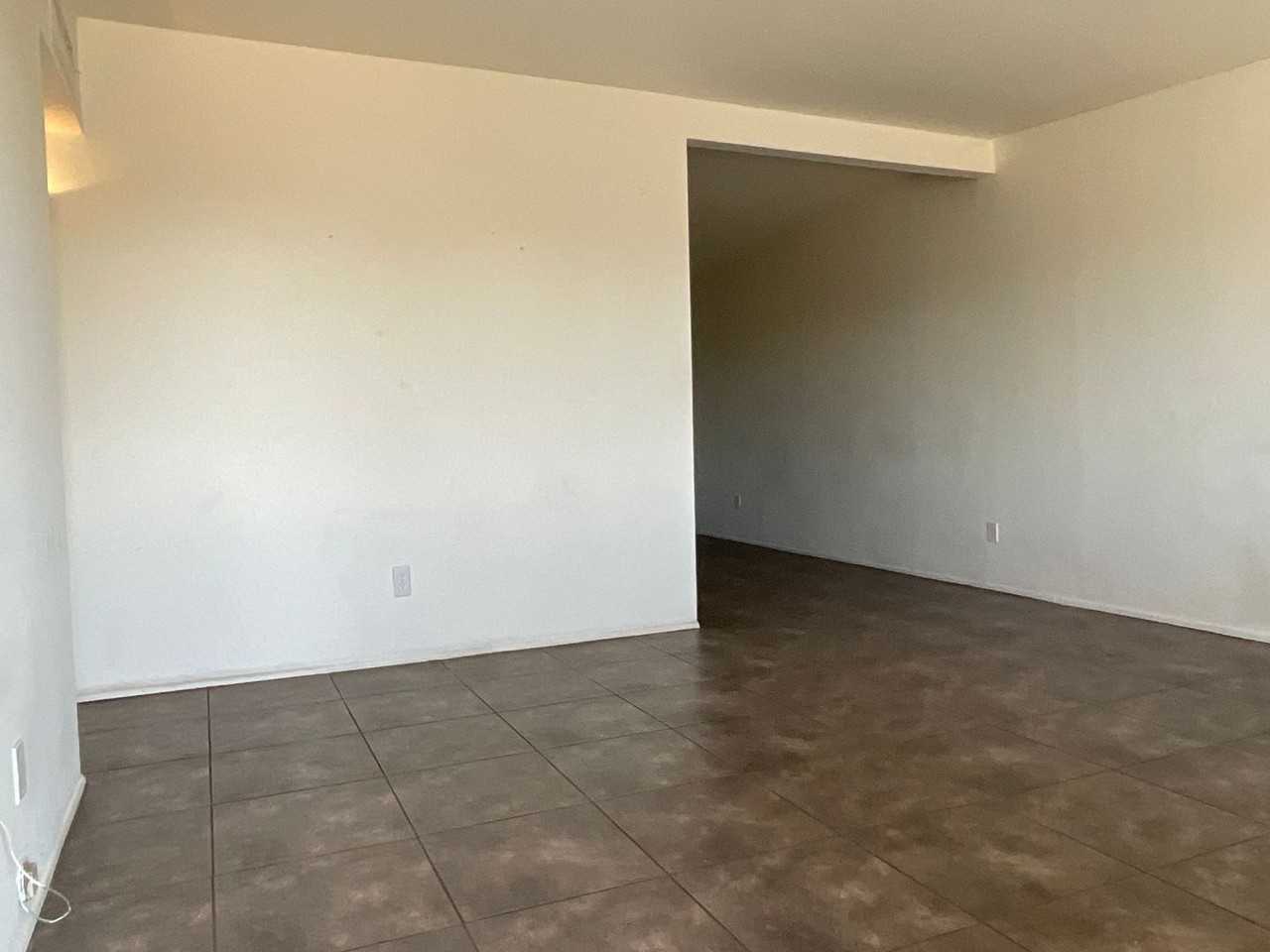 1808 W Caravelle Rd - Photo 3 of 20