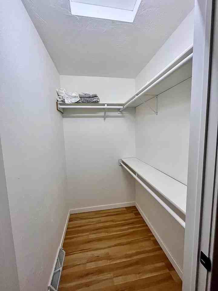 825 Rundquist Way - Photo 7 of 27