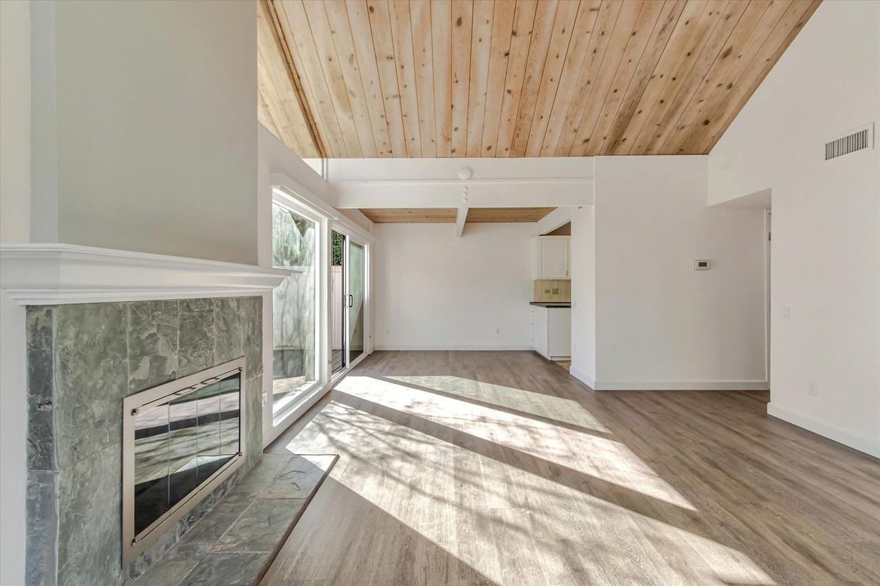 720 Blair Ct #E - Photo 4 of 38