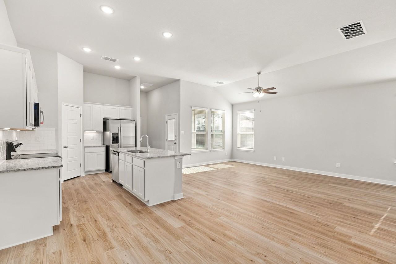 732 Staglin St #B - Photo 2 of 50