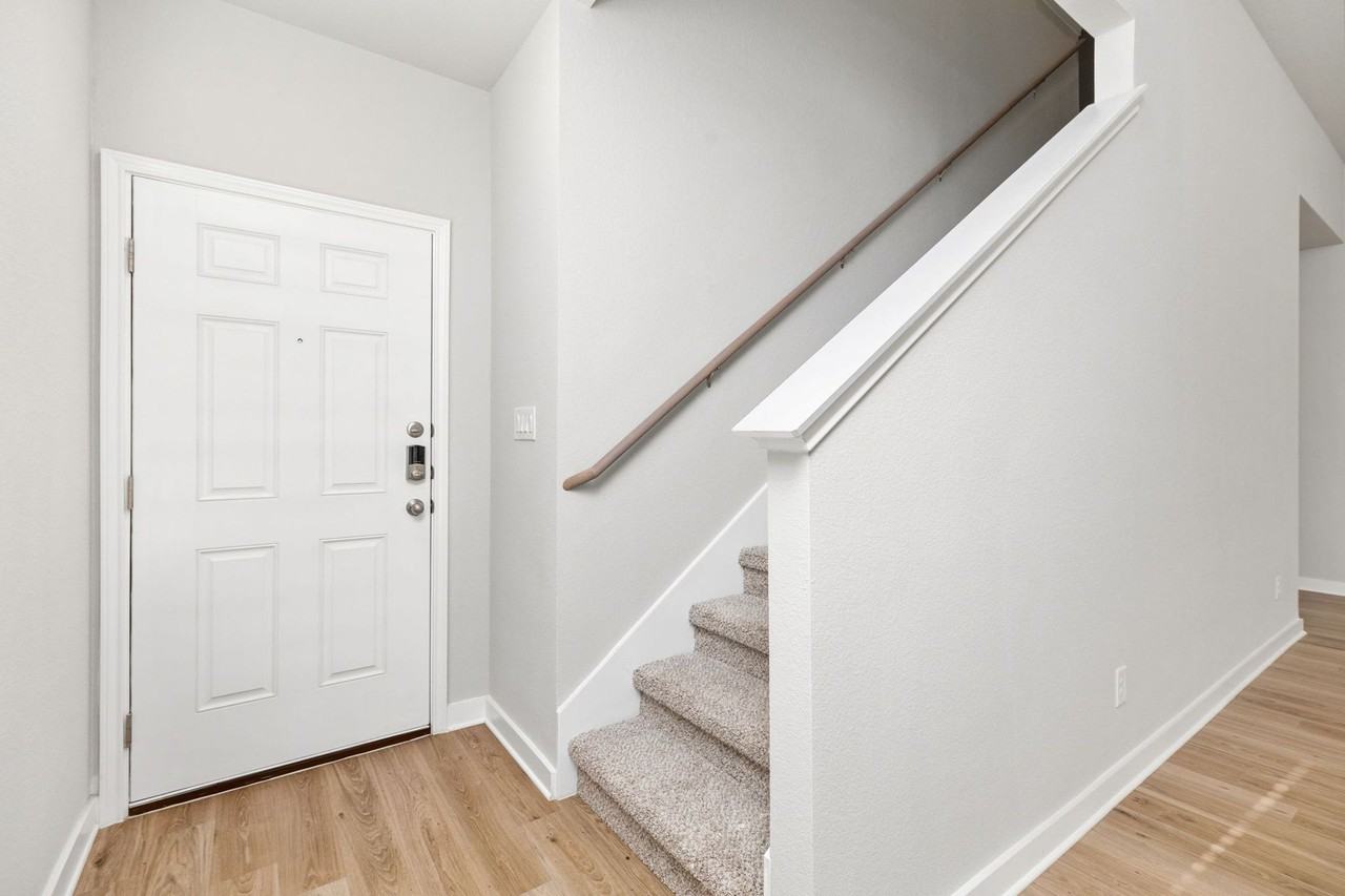 732 Staglin St #B - Photo 6 of 50