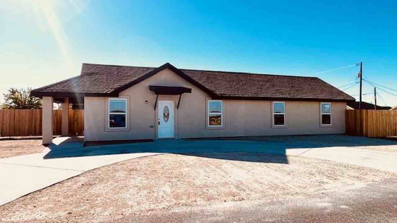 512 Dumas Ave - Photo 4 of 14