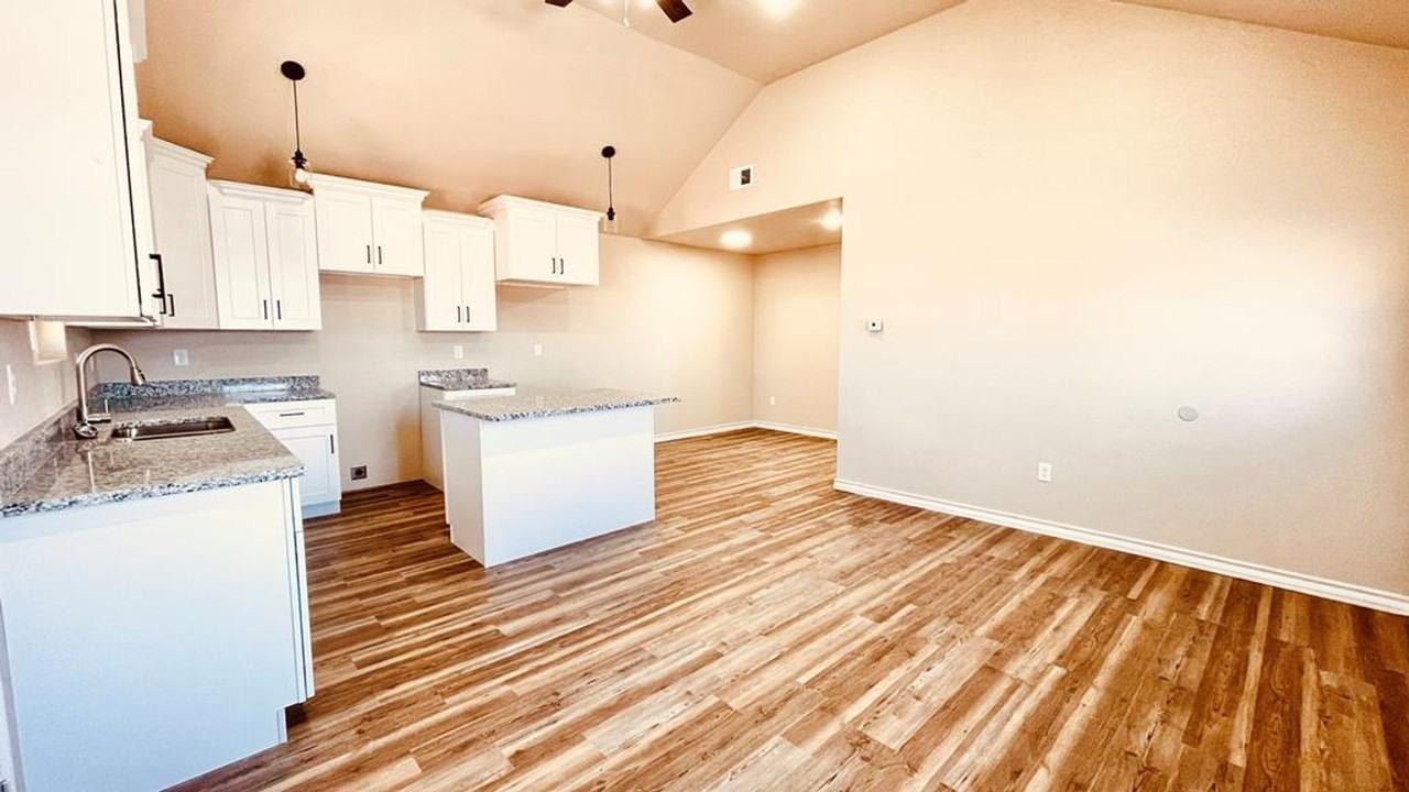 512 Dumas Ave - Photo 6 of 14