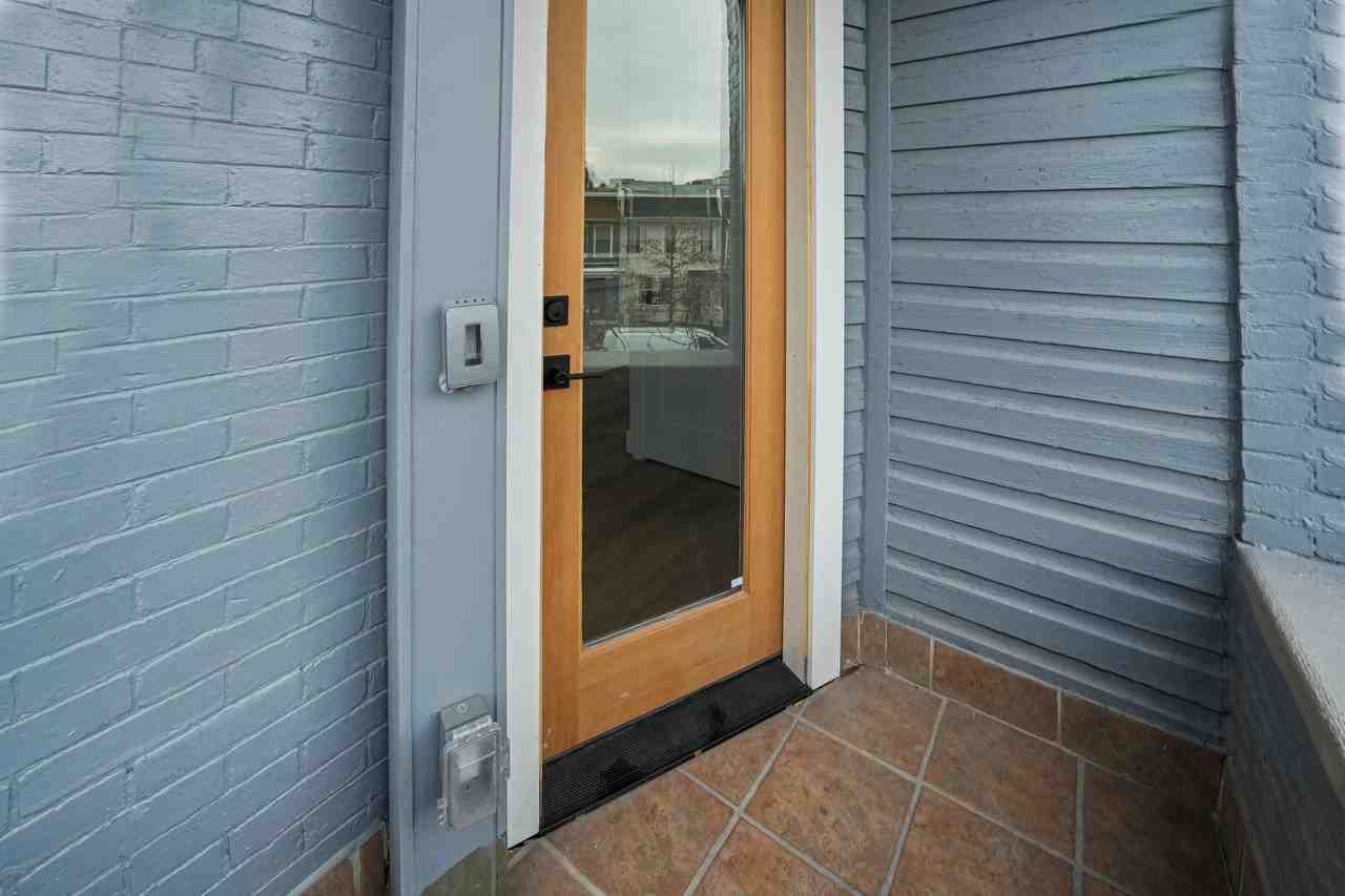 235 F St NE - Photo 2 of 27