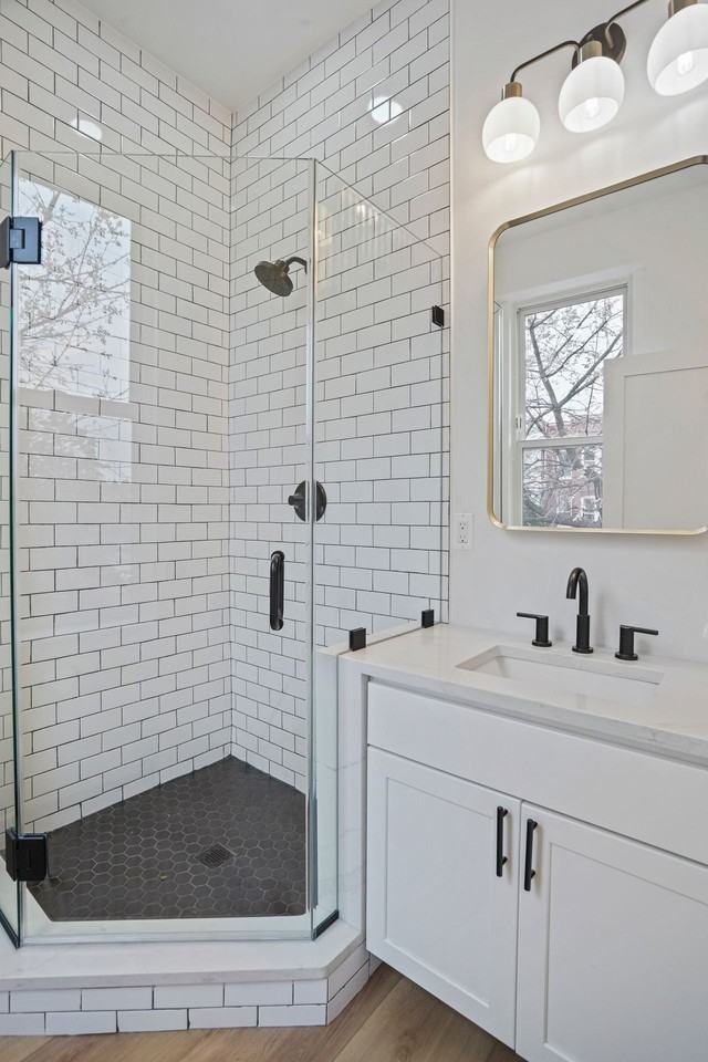 235 F St NE - Photo 6 of 27