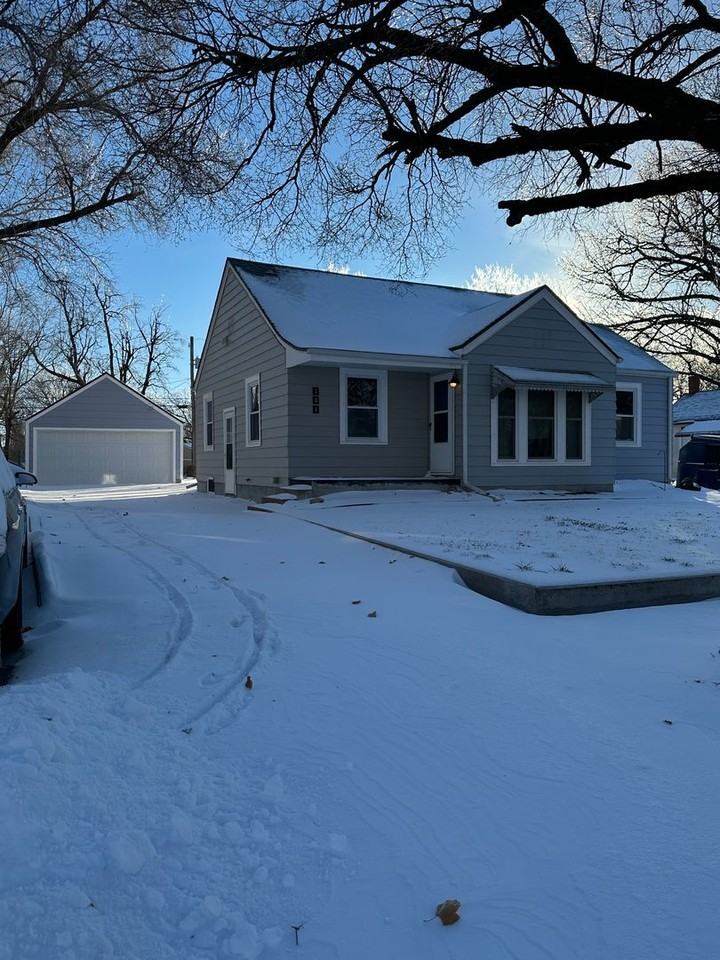 304 S King St - Photo 2 of 22