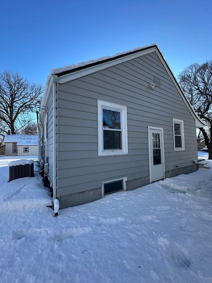 304 S King St - Photo 3 of 22