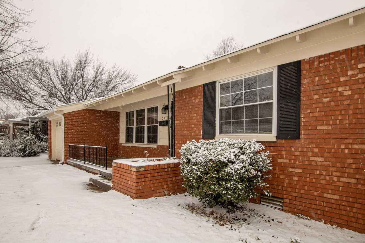 3033 Nw 69th St - Photo 3 of 26