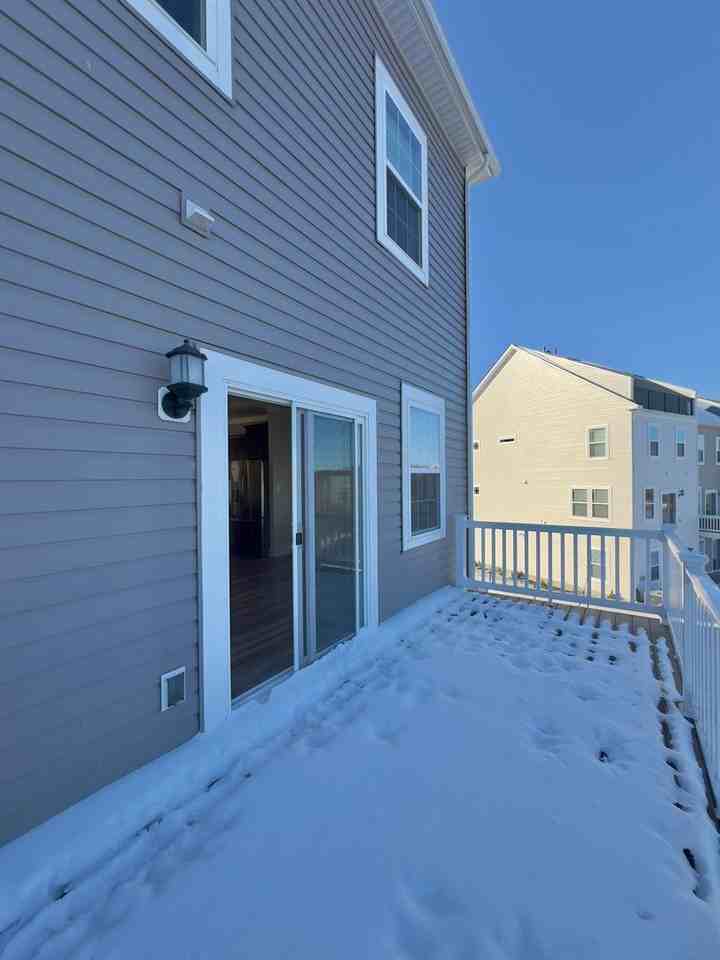 2115 Woodlands Rd - Photo 2 of 27