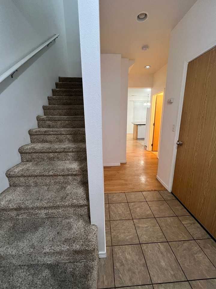 1620 W Lee St #3 - Photo 6 of 20