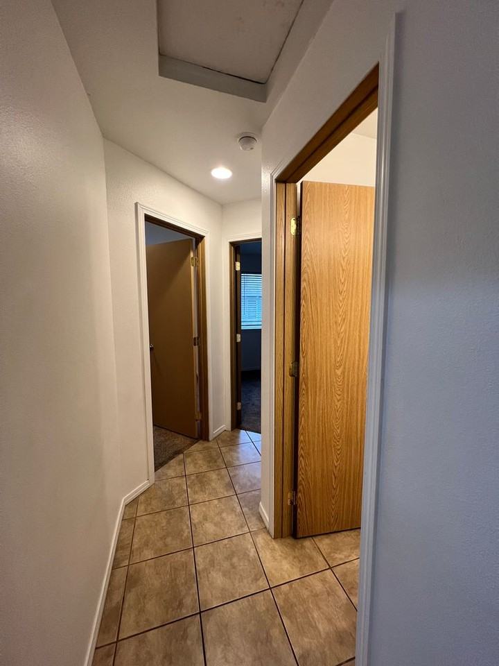 1620 W Lee St #3 - Photo 7 of 20