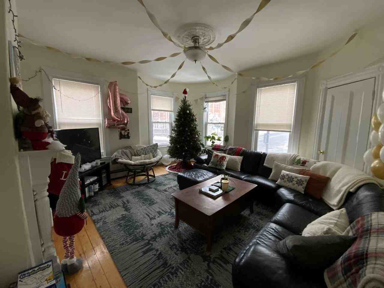 129 Saint Alphonsus St - Photo 2 of 22