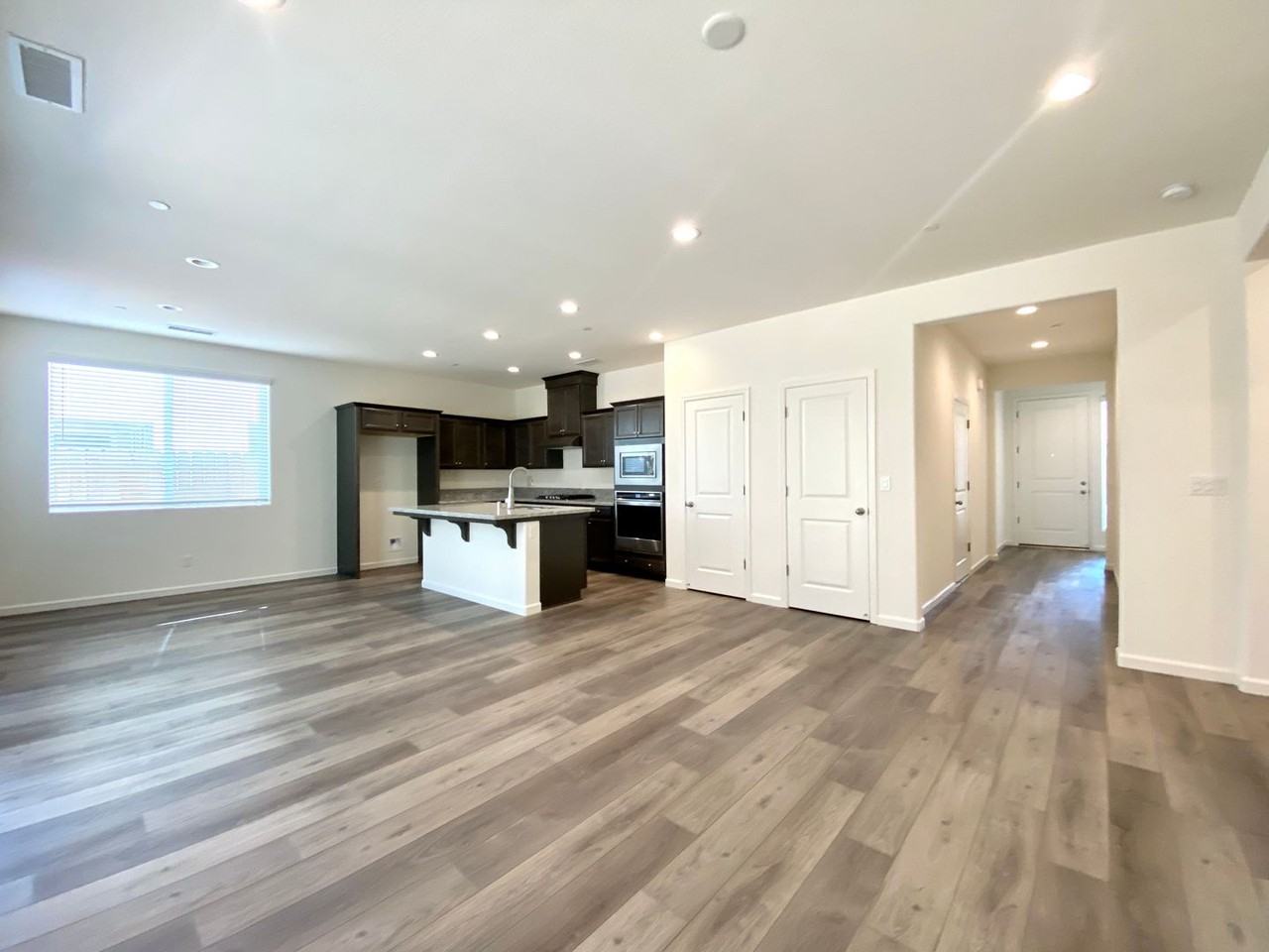 4137 Beverly Ave - Photo 2 of 38