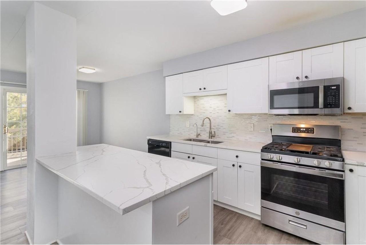 8403 Morgan Ln - Photo 2 of 17