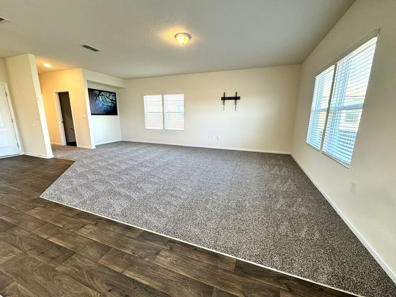 2120 Province St - Photo 6 of 20