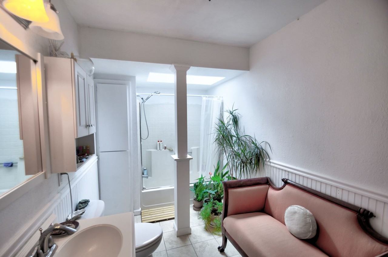 1715 Quince St Ne #A - Photo 5 of 17