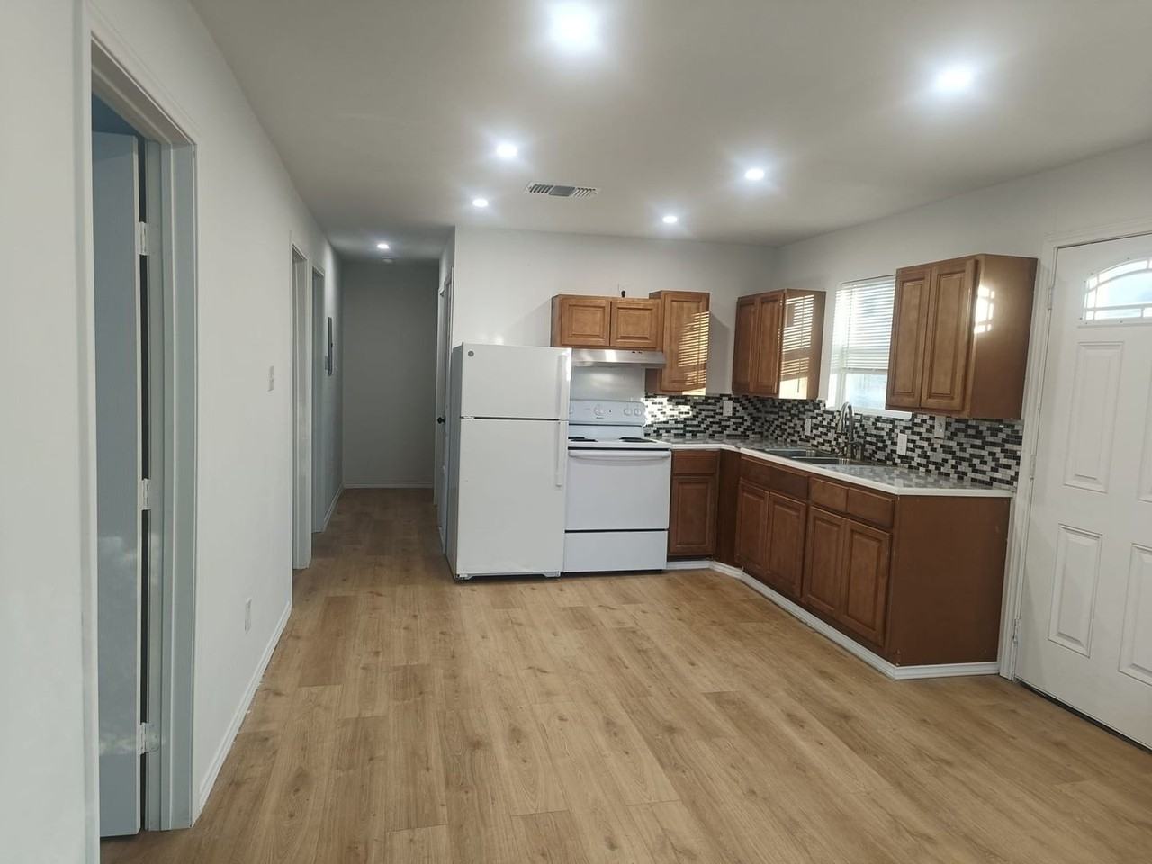 509 S San Felipe Ave - Photo 2 of 10