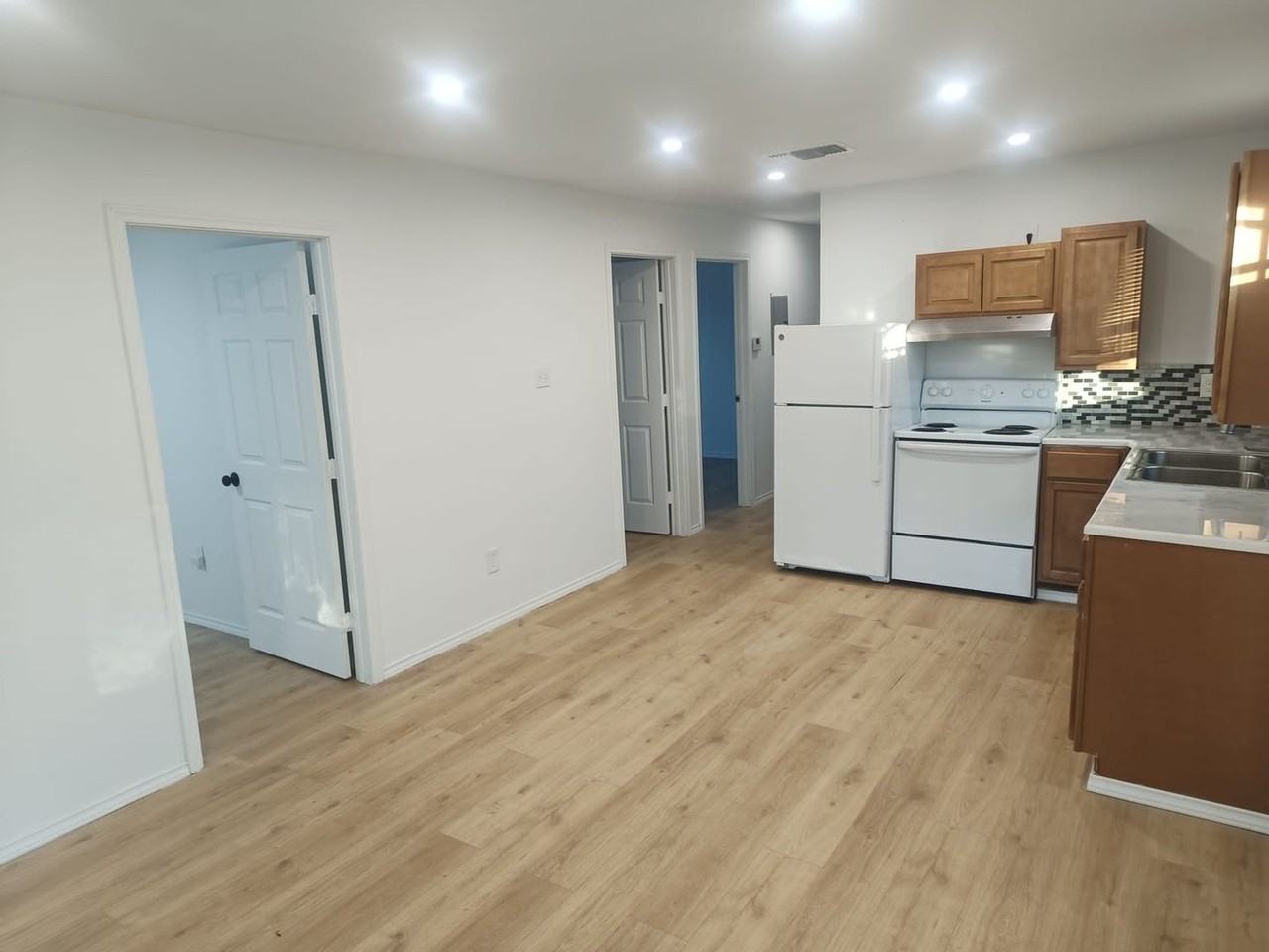 509 S San Felipe Ave - Photo 3 of 10