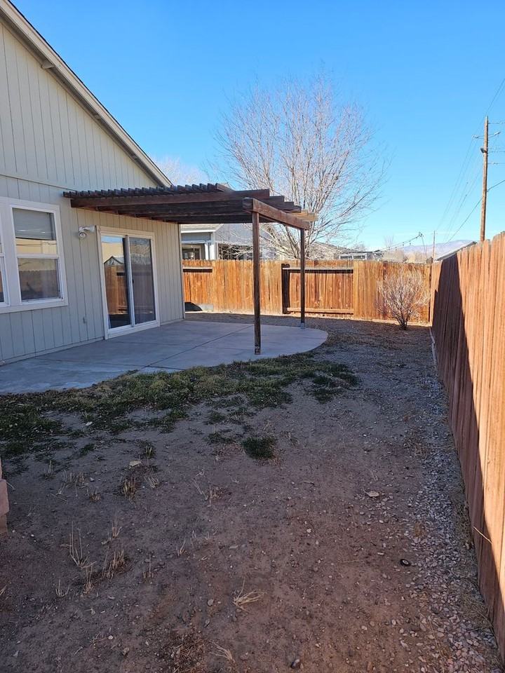 187 Desert Springs Ln - Photo 2 of 12