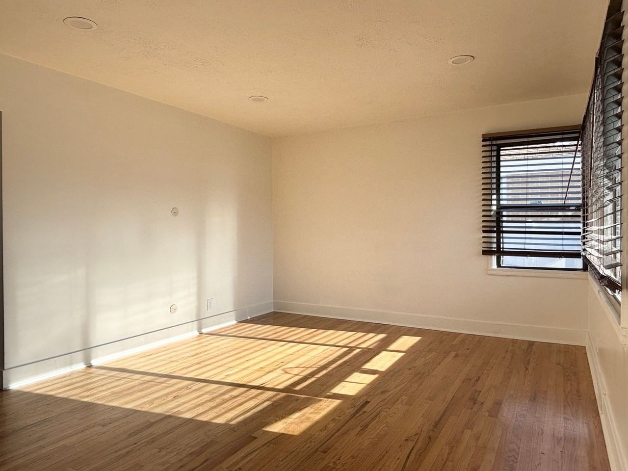 2179 E 2700 S - Photo 3 of 27