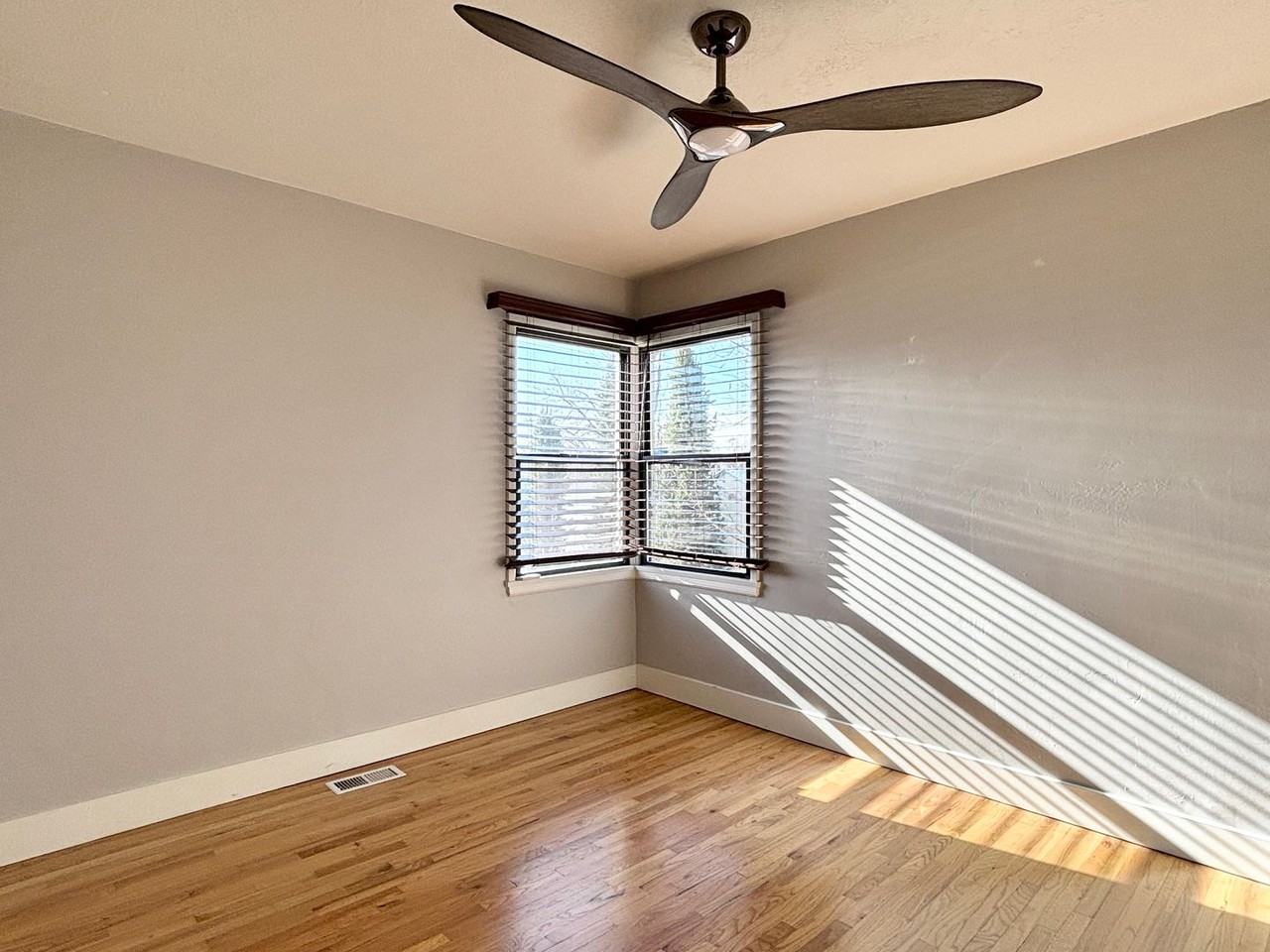 2179 E 2700 S - Photo 6 of 27