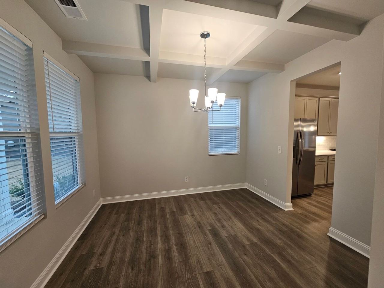 1530 Black Walnut St - Photo 2 of 46