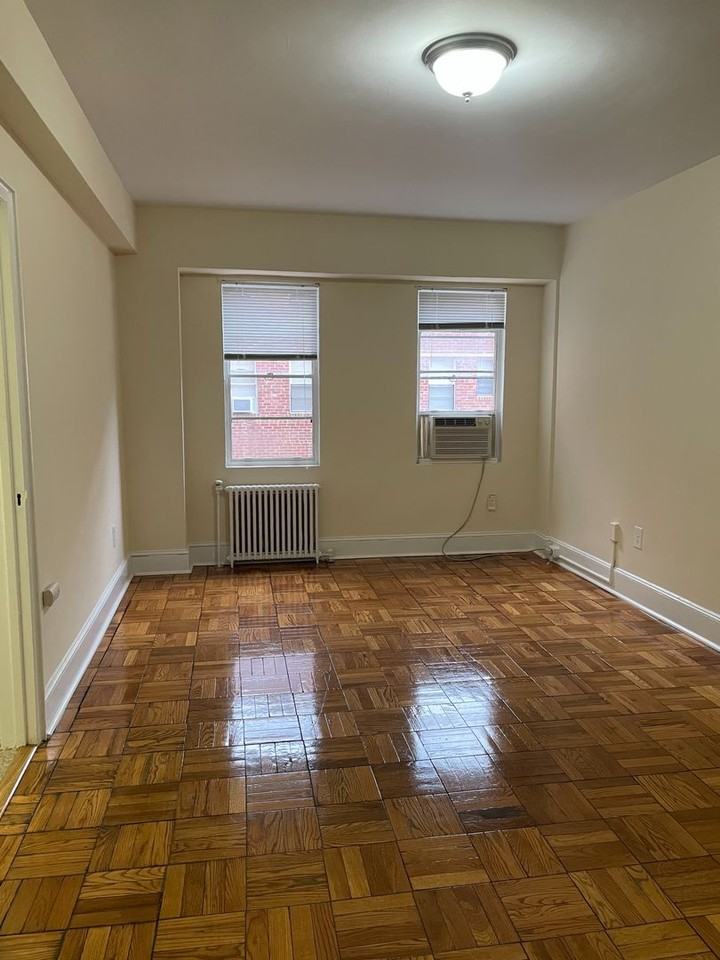 Q Street Apartments - Photo 4 of 9