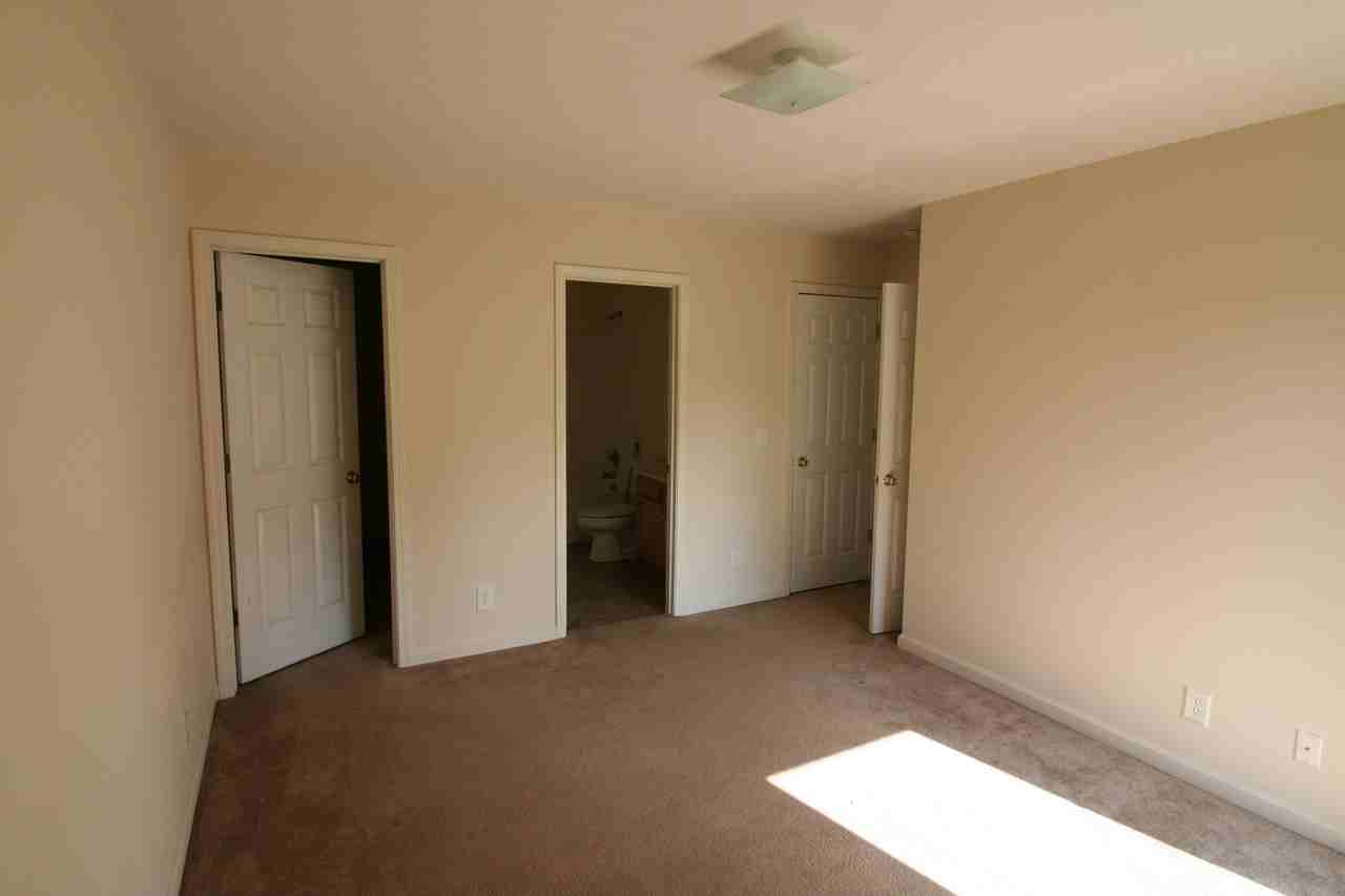 The Oaks - 885 - Photo 2 of 8