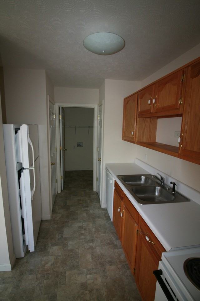 Oak Hill - Photo 4 of 9