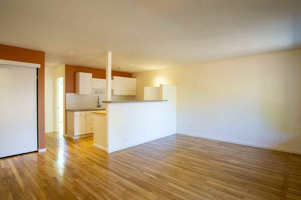 4123 Se Taggart St - Photo 2 of 17