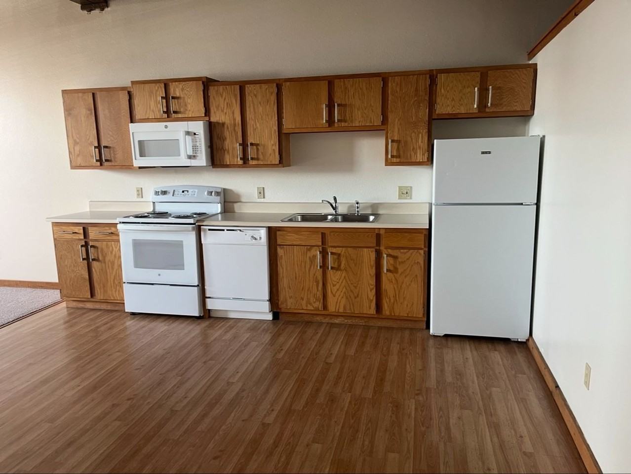 Sunflower Building - Photo 4 of 14