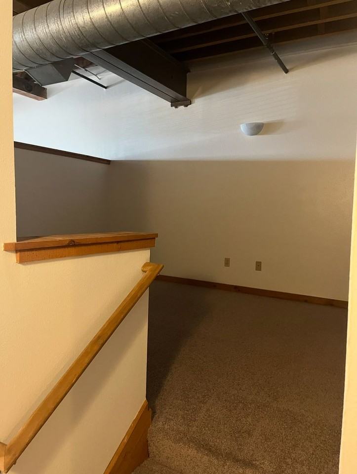 Sunflower Building - Photo 5 of 14