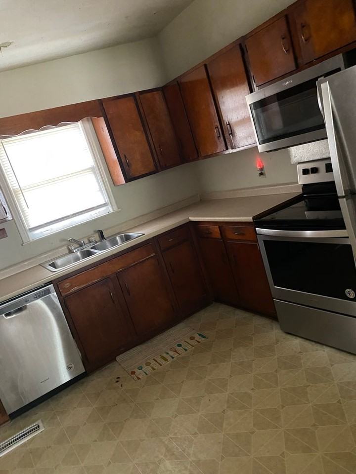 1622 Sharkey St - Photo 4 of 8