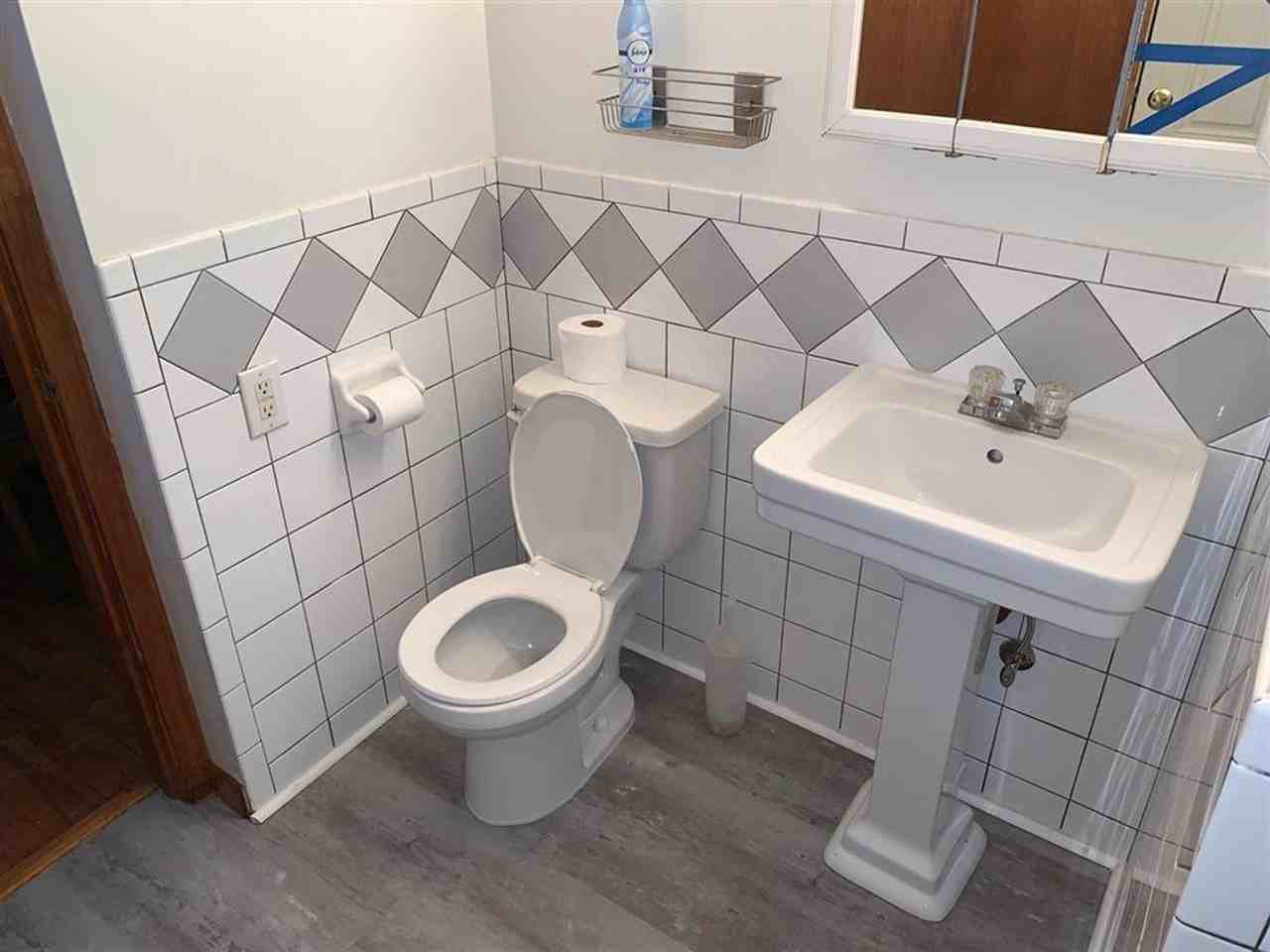 1805 Mayhew St - Photo 4 of 11