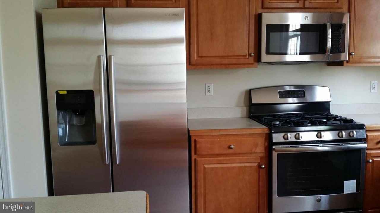 4631 Carisbrooke Ln - Photo 2 of 8