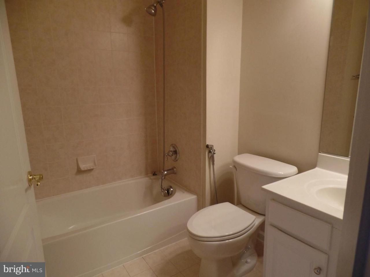 4631 Carisbrooke Ln - Photo 4 of 8