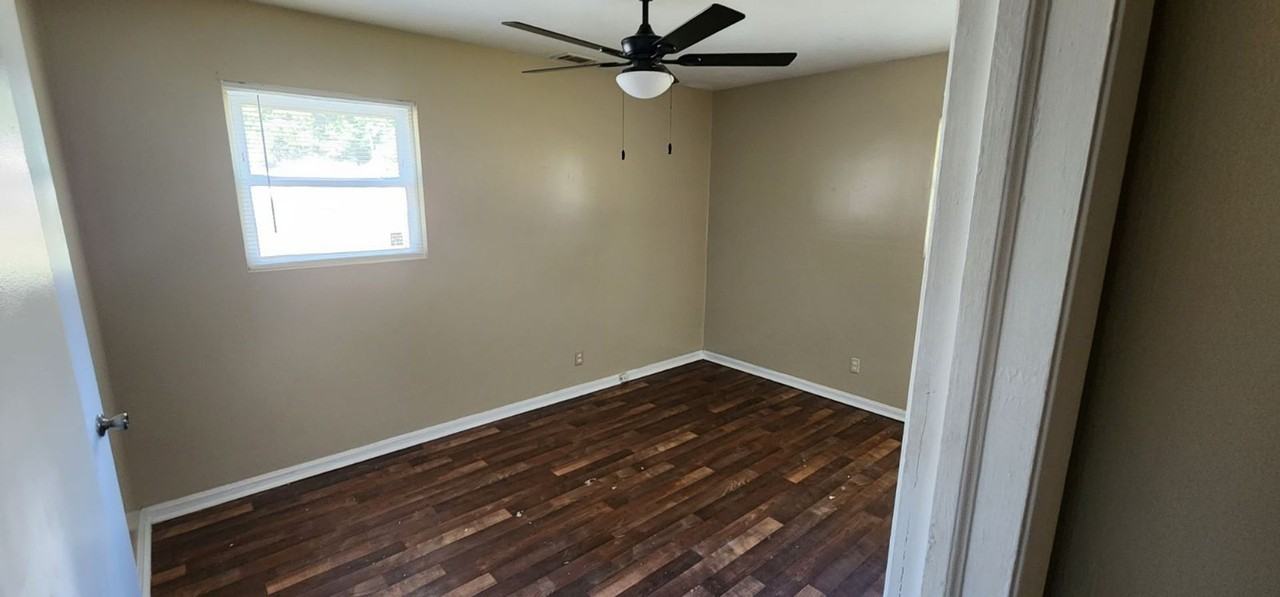 1809 Cheryl Dr - Photo 4 of 8