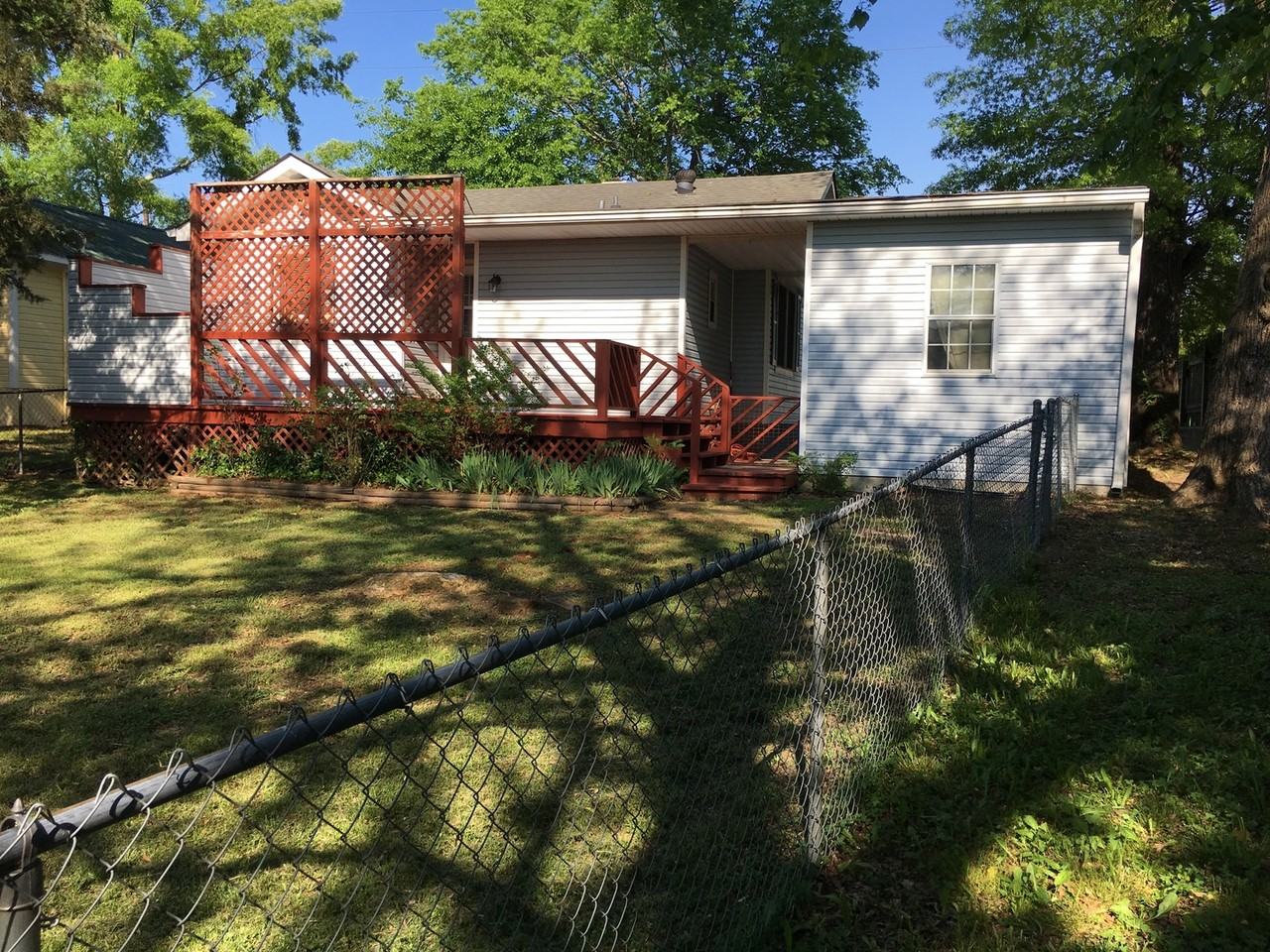 602 Holmes Rd Se - Photo 2 of 19