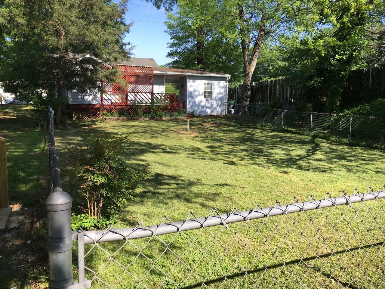 602 Holmes Rd Se - Photo 3 of 19